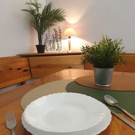 Hostello - Przytulne Pokoje, Mieszkanie Rodzinne *