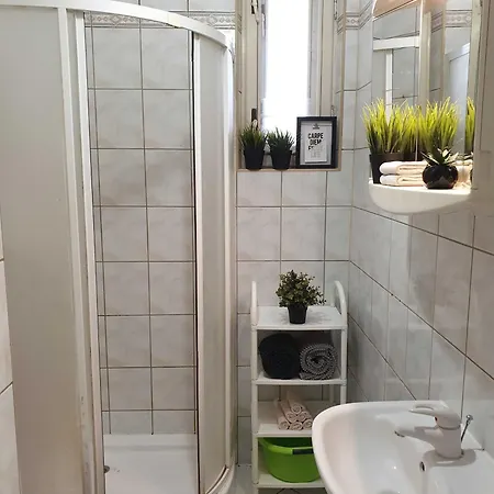 Vandrerhjem Hostello - Przytulne Pokoje, Mieszkanie Rodzinne *